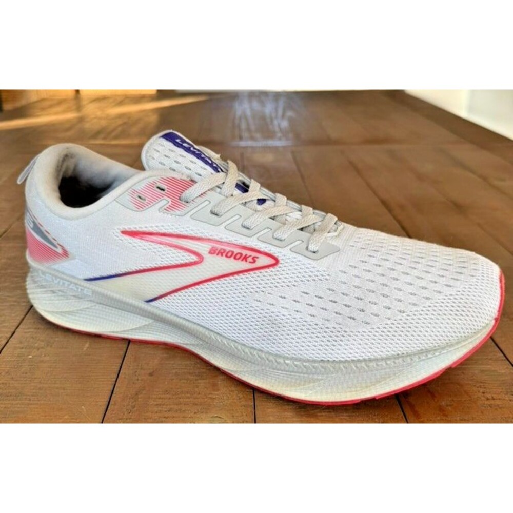 Brooks Levitate Mens 13 Light Grey Red Sneaker Running Shoe Trainer Walking
